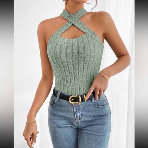 Luxe crisscross front halter top - Picture 2 of 13